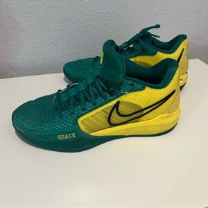 Nike Sabrina 1 Oregon Ducks basketball shoes